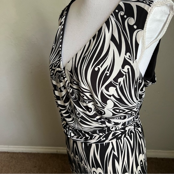 Taylor Sleeveless V Neck Twisted Waist Dress Plus Size 22W Black White - Picture 13 of 15